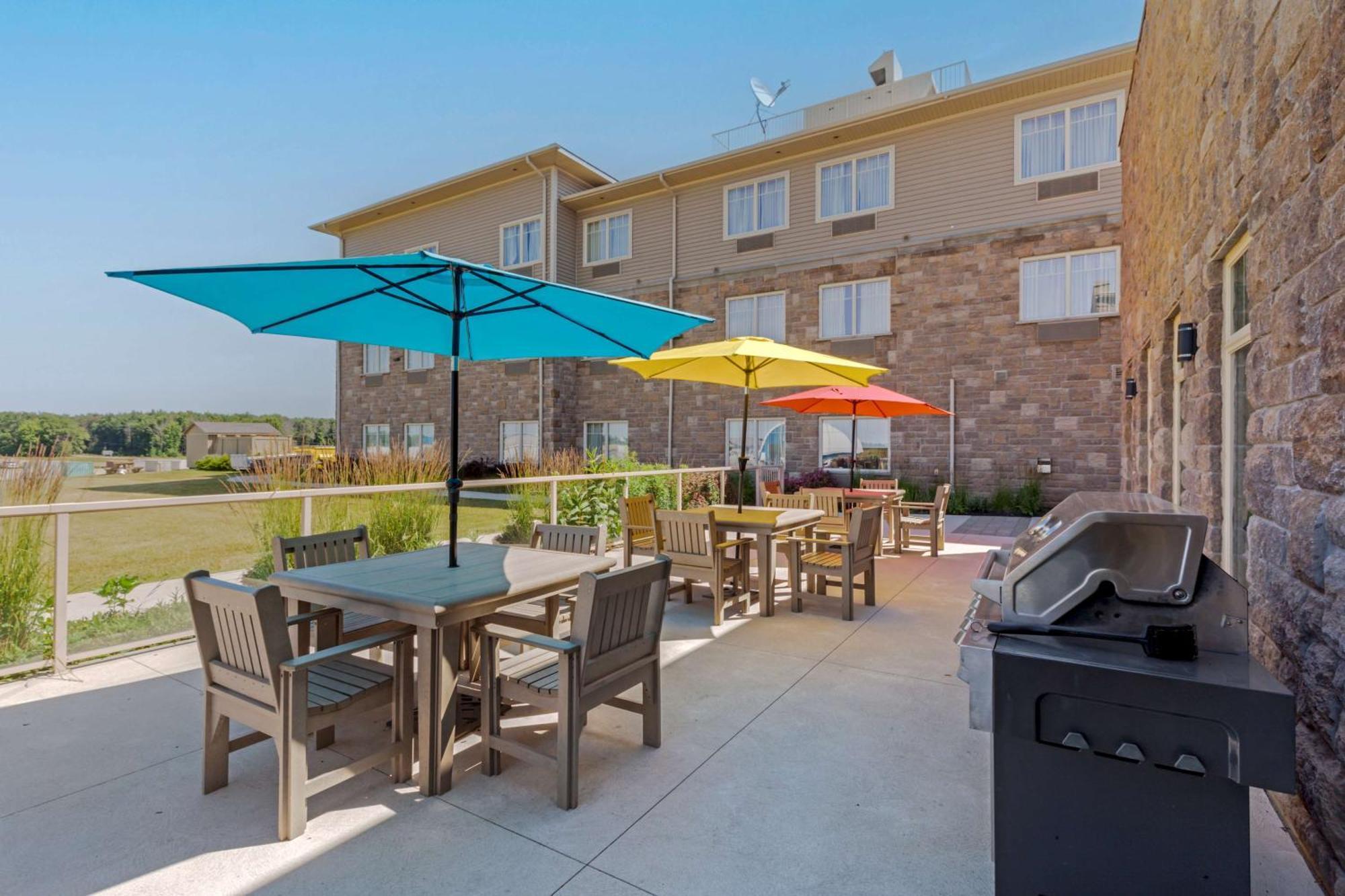 Best Western Plus Walkerton Hotel & Conference Centre Exterior photo